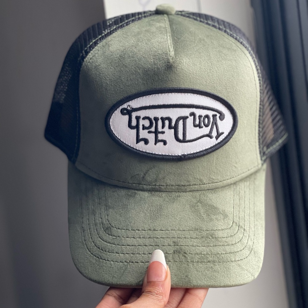 Von Dutch hat
